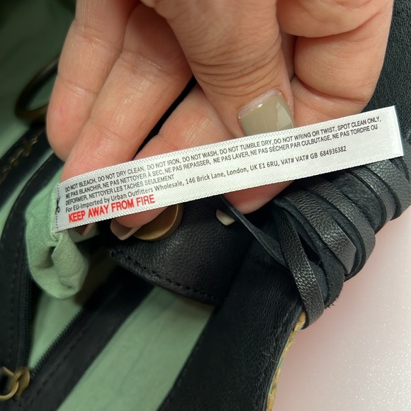 Free People
Women's Green En Riva Raffia Tote - Picture 9 of 11